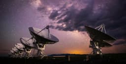 Широкополосный SETI: новая стратегия поиска внеземных цивилизаций в окрестностях Земли